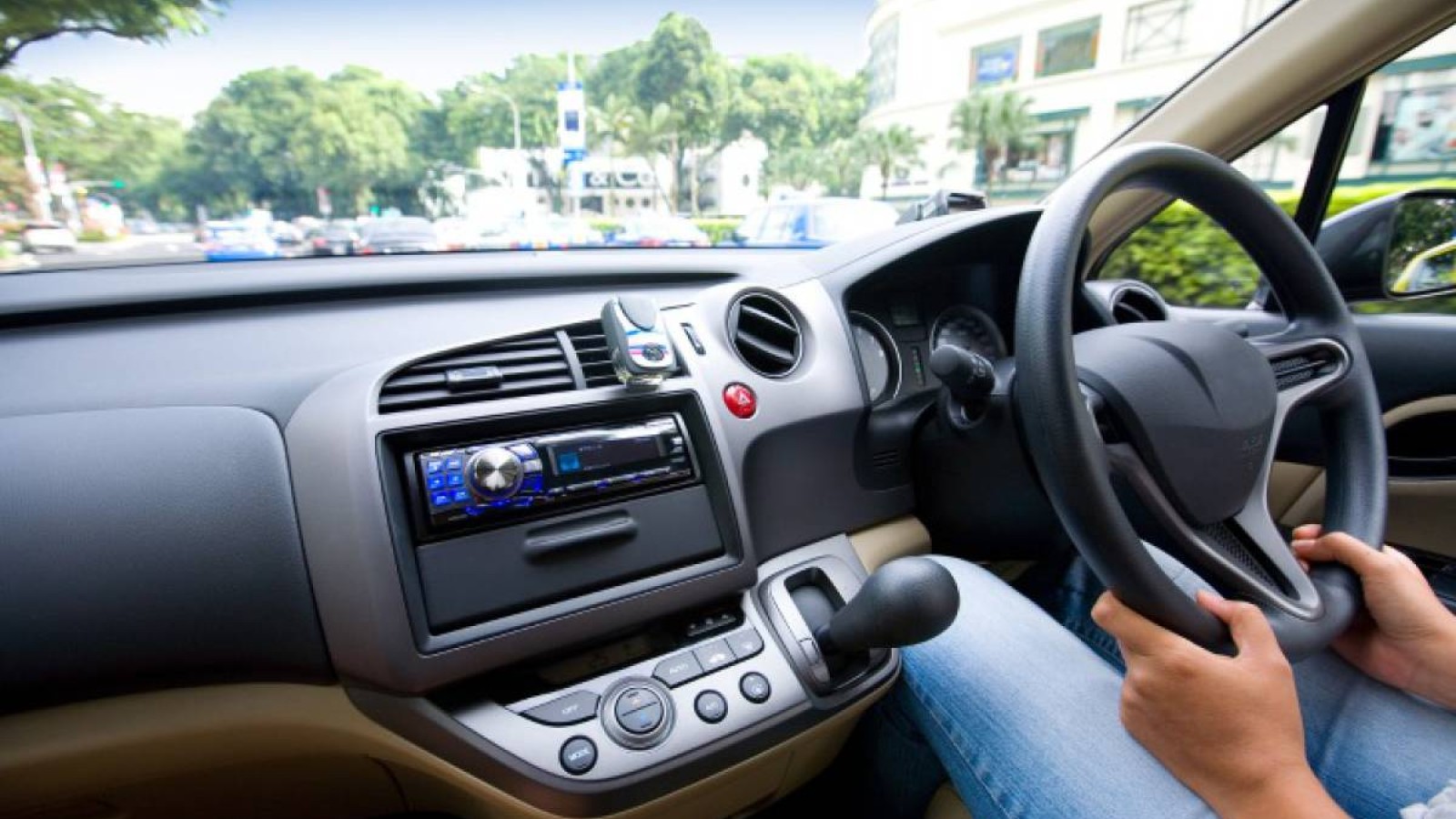 Оң рөлді автокөліктер заңдастырылатын болды.