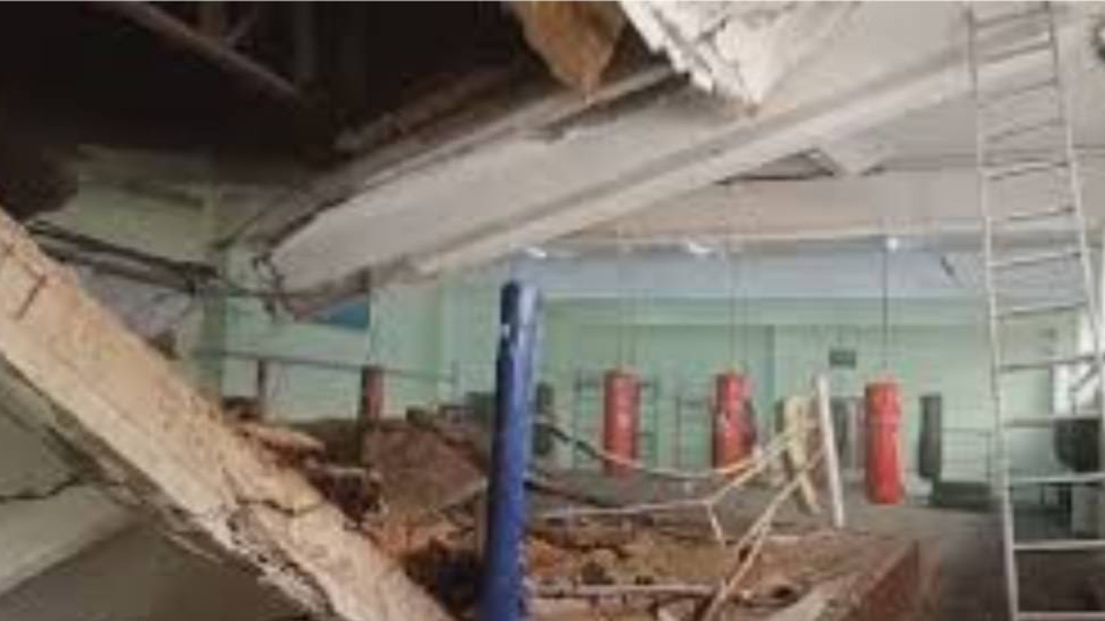 Павлодарда спорт мектебіндегі жаттығу залының төбесі опырылды.