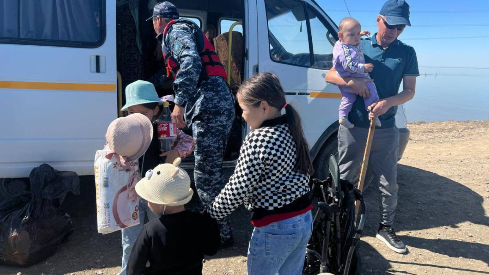 Атырауда эвакуациялық пункттердегі тұрғындар толықтай үйлеріне оралды.