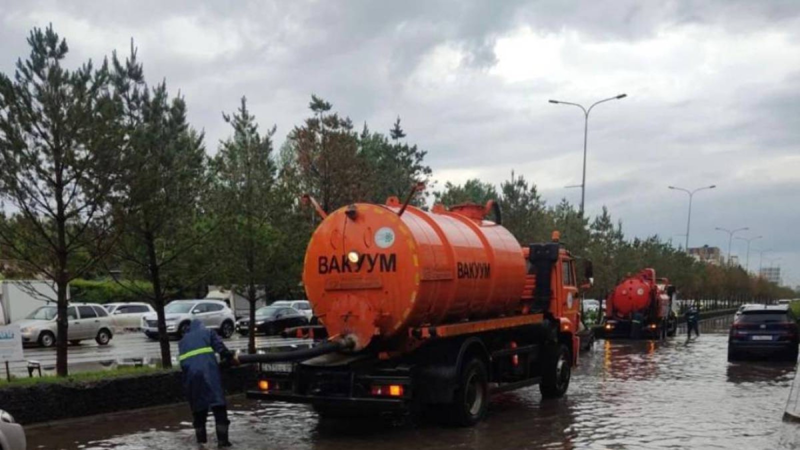 Жаңбыр жауса болды Астана неге судың астында қалады? Әкімдік жауап берді.