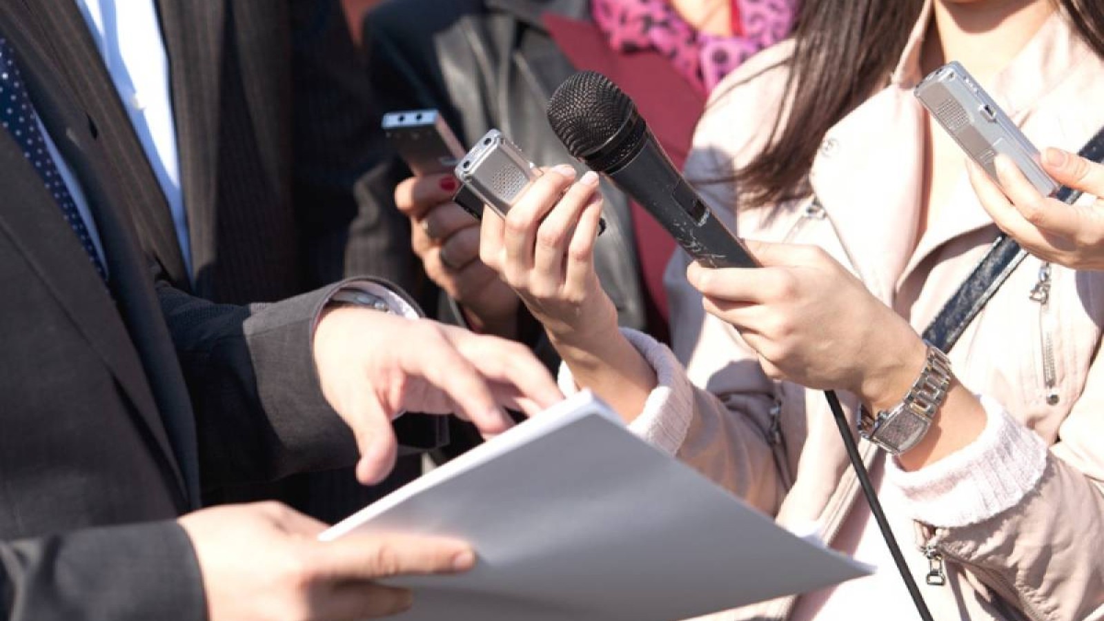 Полицияға бағынбадың деп журналисті қамағалы жатыр.