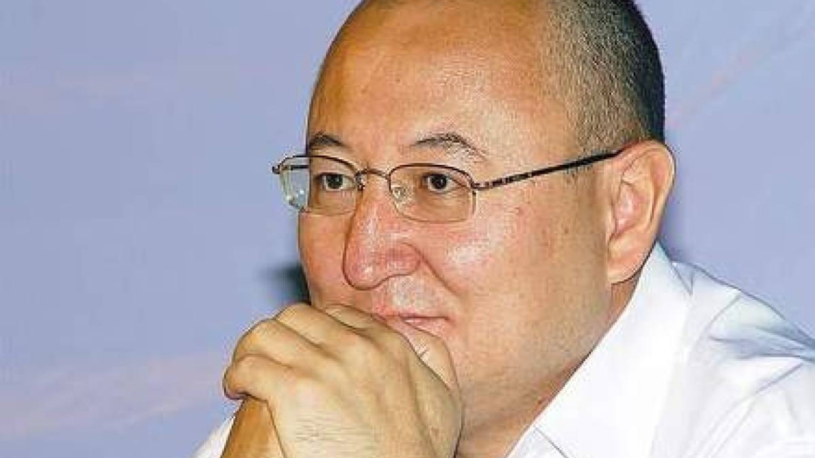 Бүгін марқұм саясаткер Алтынбек Сәрсенбайұлының туған күні.