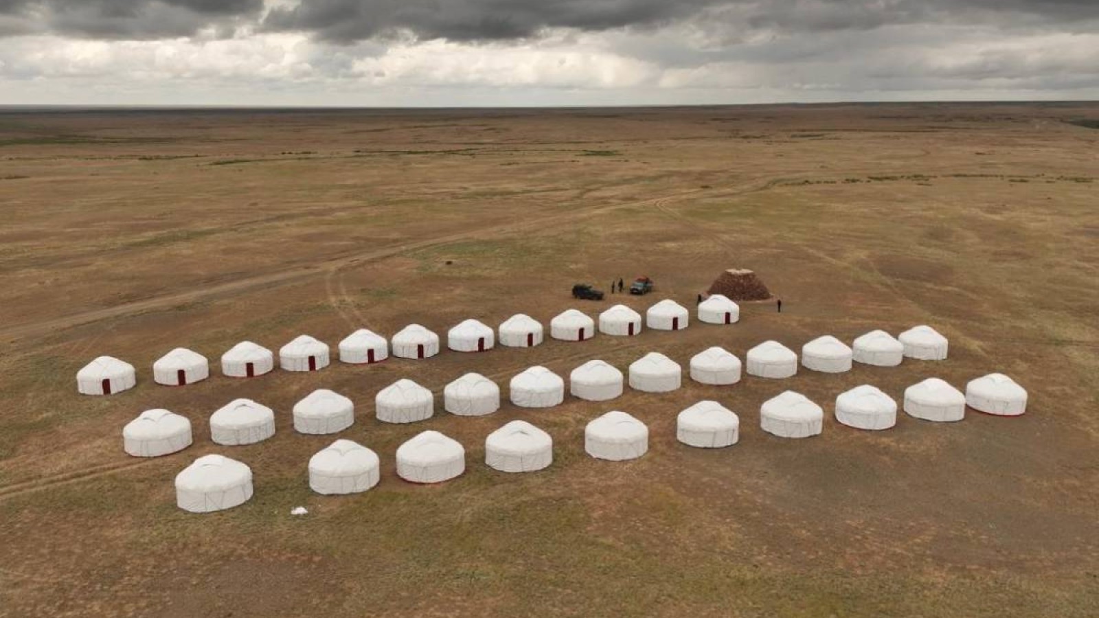 Су тасқынынан зардап шеккен ауылдарға киіз үйлер жіберілді.