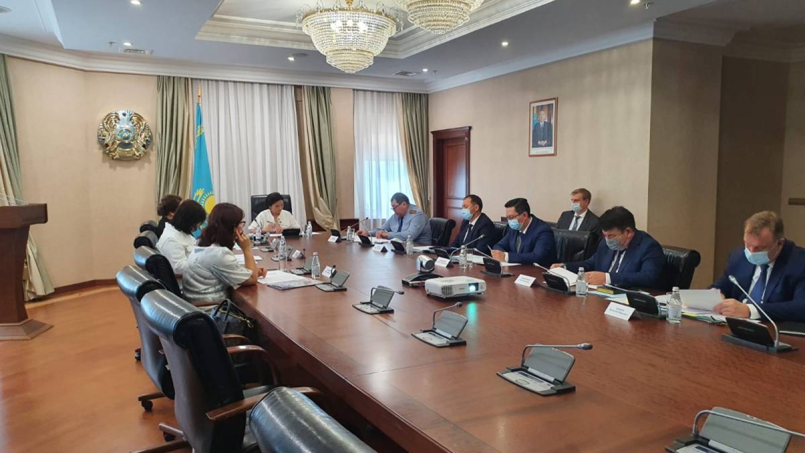 Балалар мен әйелдерге қатысты суицид пен зорлық-зомбылықтың алдын алу саясатын қайта жүктеу қажеттілігі айтылды.