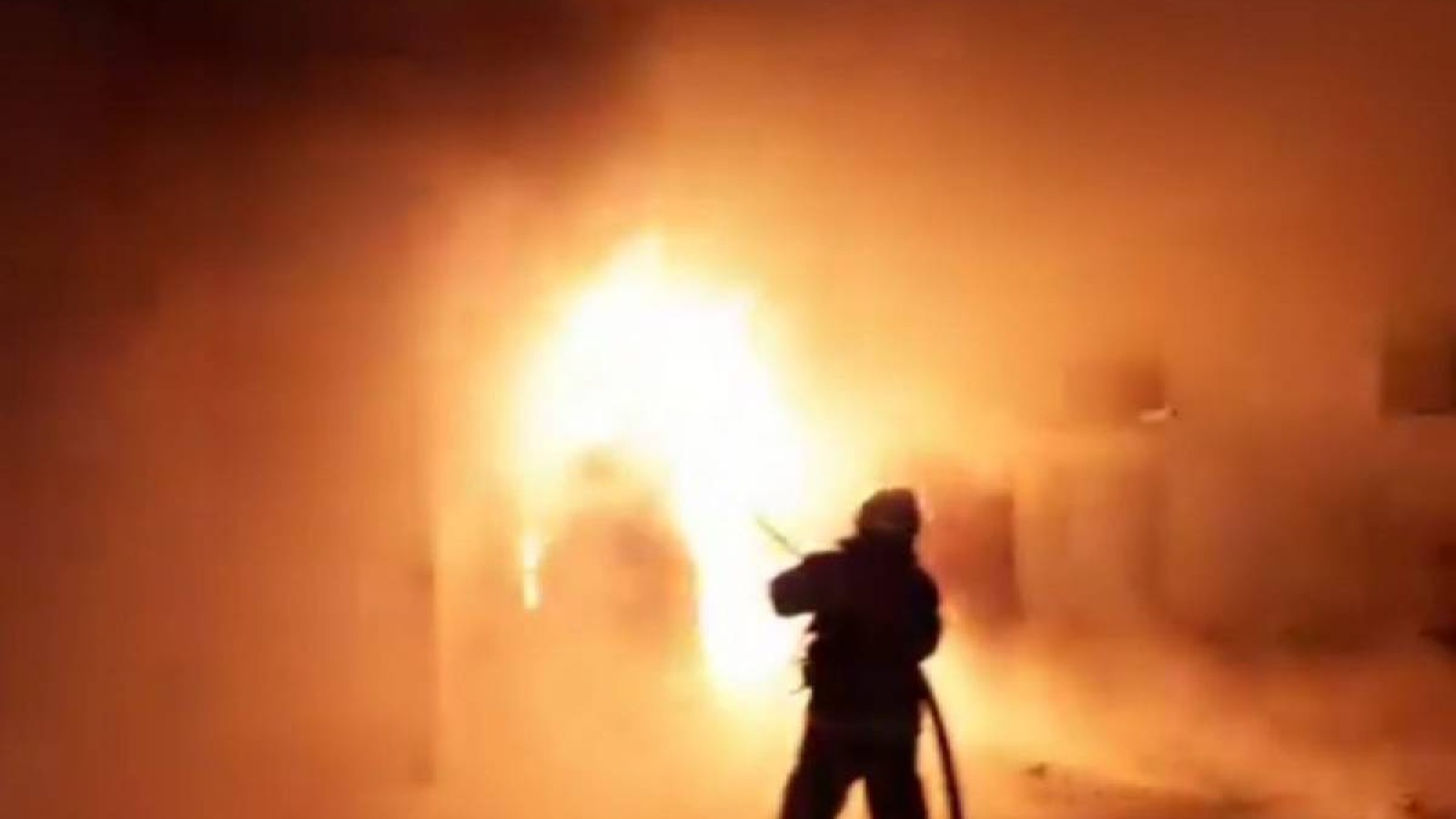 Алматыдағы көлік жөндеу орталығында 20 көлік жанып кетті (видео).