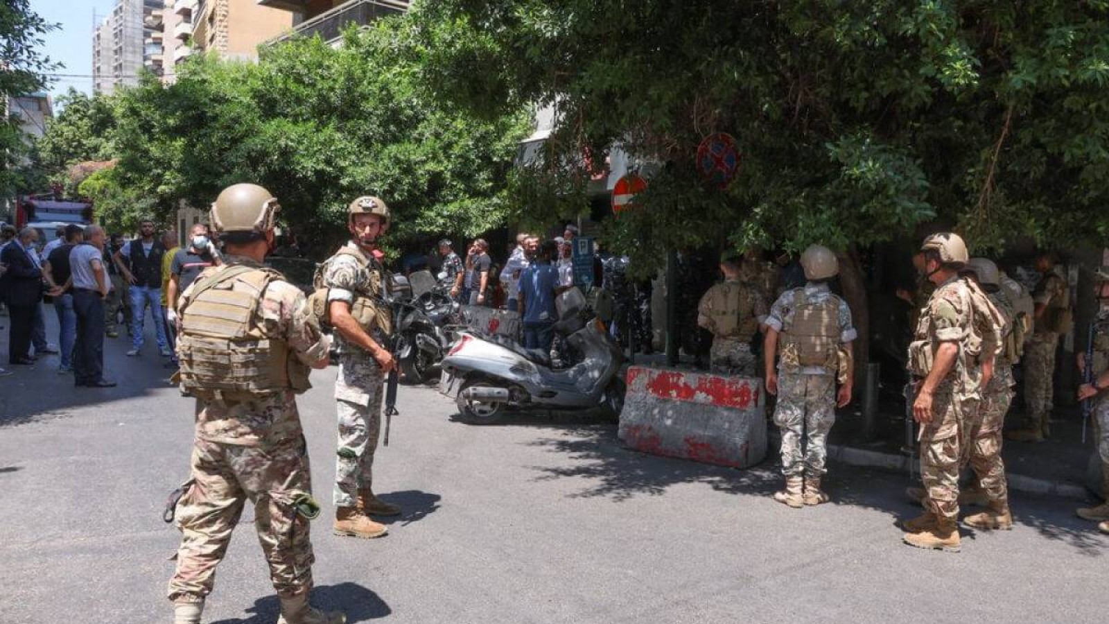 Банк қызметкерлерін кепілге алған жігіттің талабы орындалды.