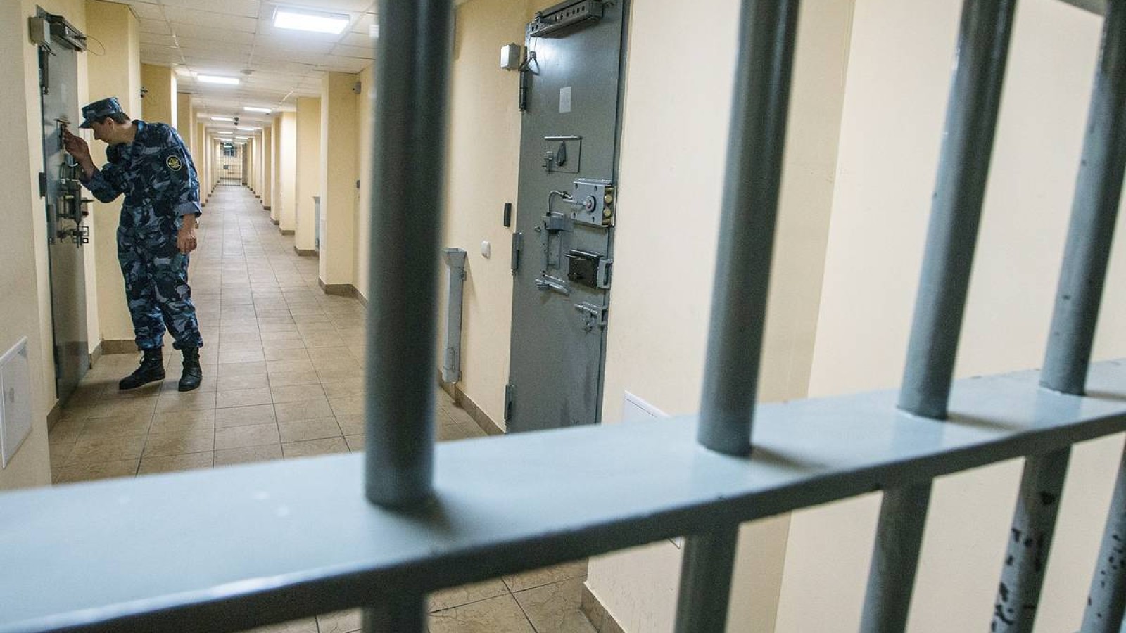 Адвокат үтік басқыш полицейлердің қатаң жазаланатынына күмәнданады.