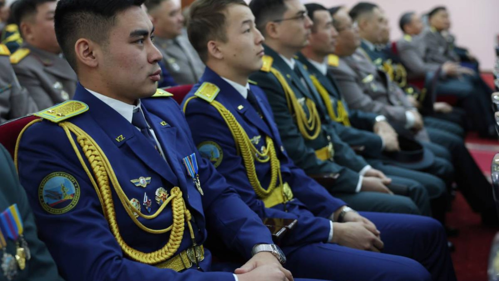 Тоқаев Отан қорғаушы күнімен құттықтады.