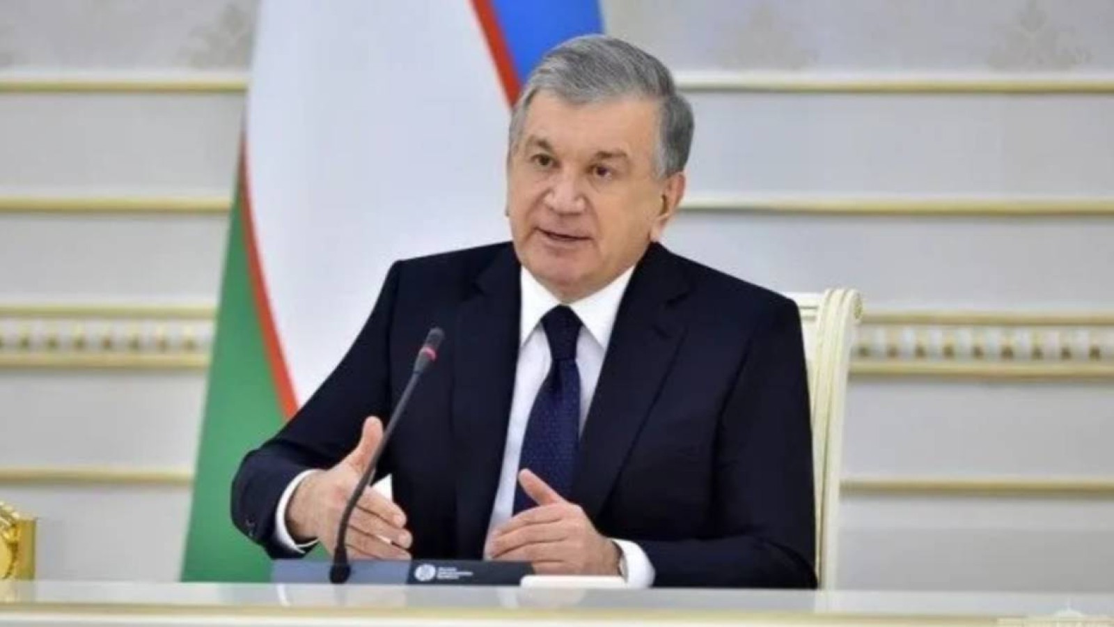 Өзбекстан президенті референдум арқылы Конституцияға түзету енгізуді ұсынды.