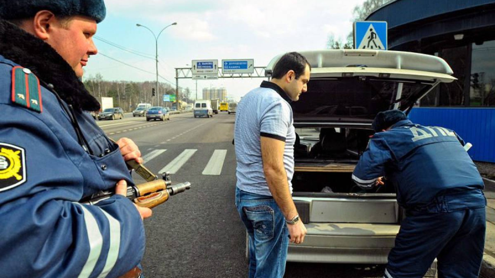 Ресей күштік құрылымдары Қазақстан автокөліктерін жаппай тоқтата бастады.