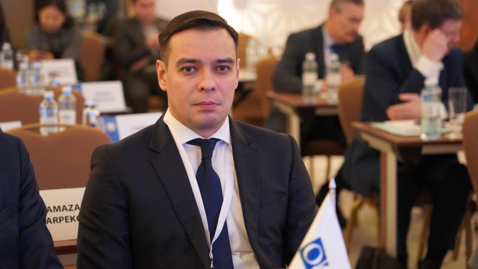 «Заң балаларды тартып алуға ықпал етуі мүмкін деген пікір — таза фейк болып табылады» – омбудсмен Артур Ластаев.