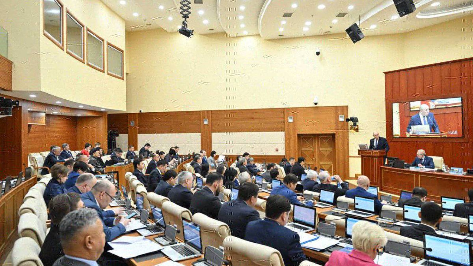 Баспасөз картасы туралы норма масс-медиа туралы заңнан алынып тасталды.