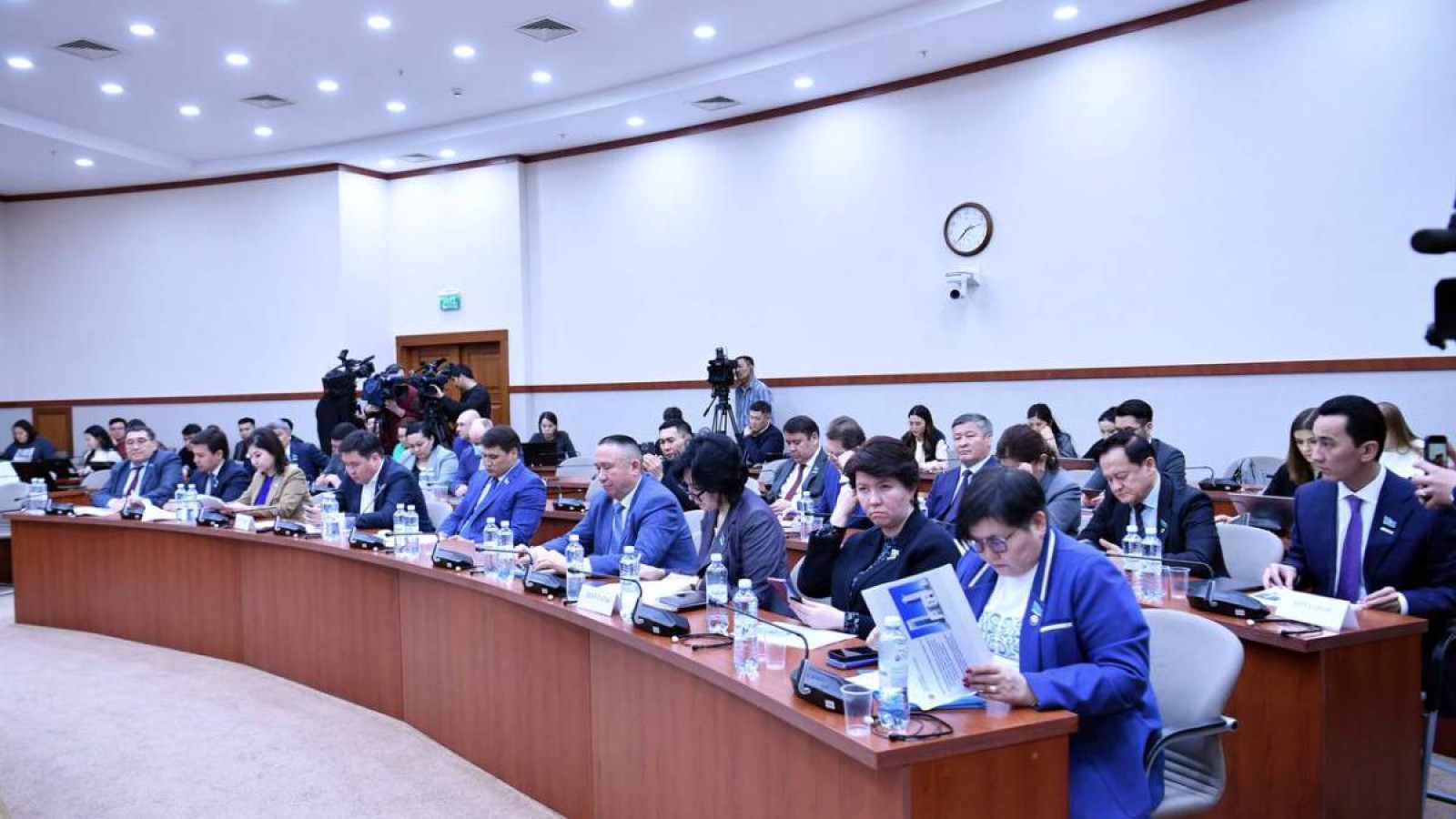 Лудоманиямен күрес жөніндегі заң жобасы талқыланды.