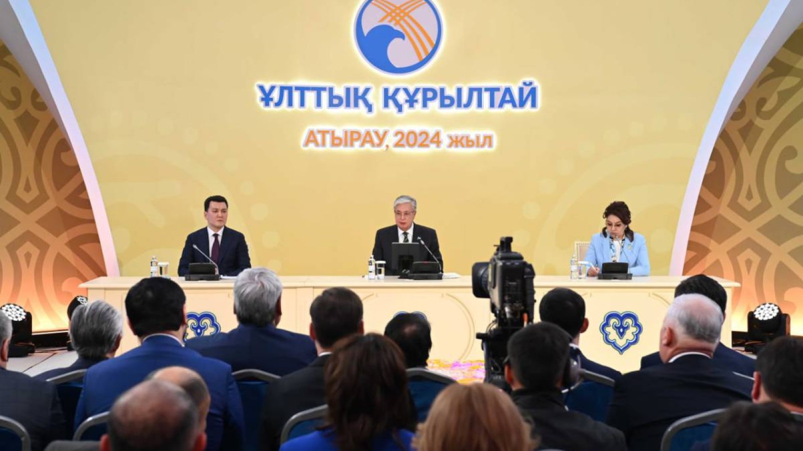 Атасына ескерткіш қоюды, көше беруді сұрайтындар көбейді.