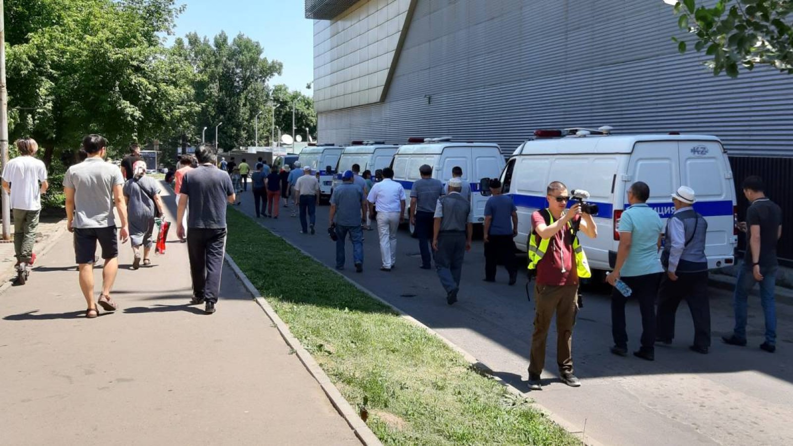 Алматыда митинг өтіп жатыр.