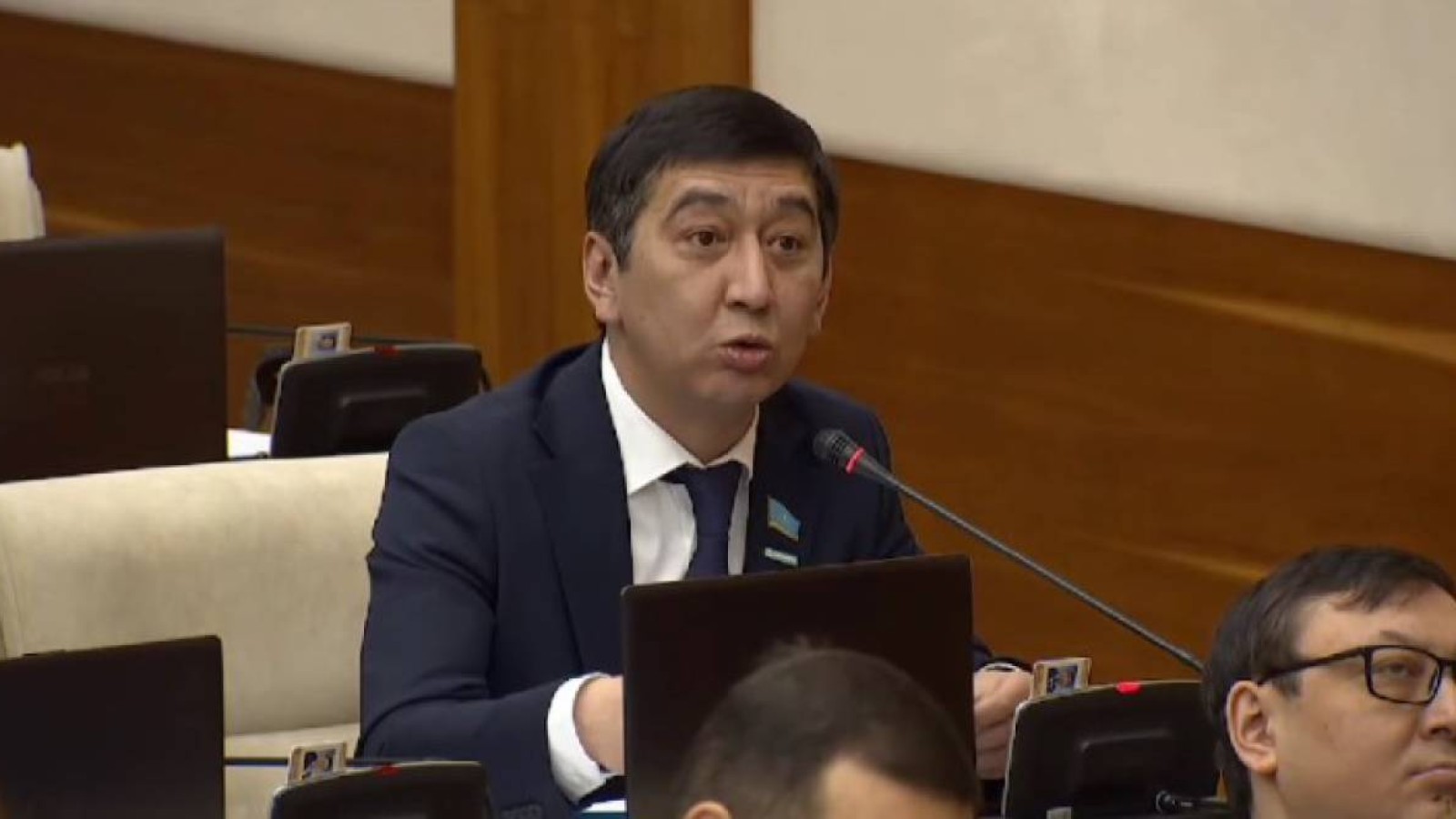 Ринат Заитов: Әділетті Қазақстанды құруды қашанға жоспарлап отырсыздар?.