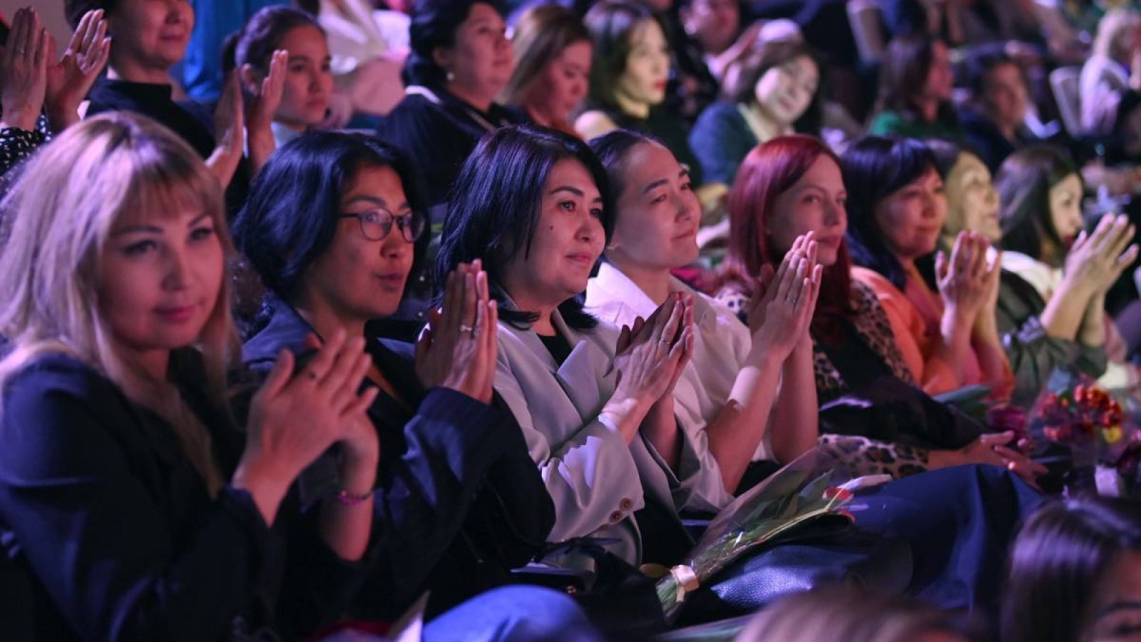 Елімізде әйелдер қай салаларда көбірек жұмыс істейтіні белгілі болды.