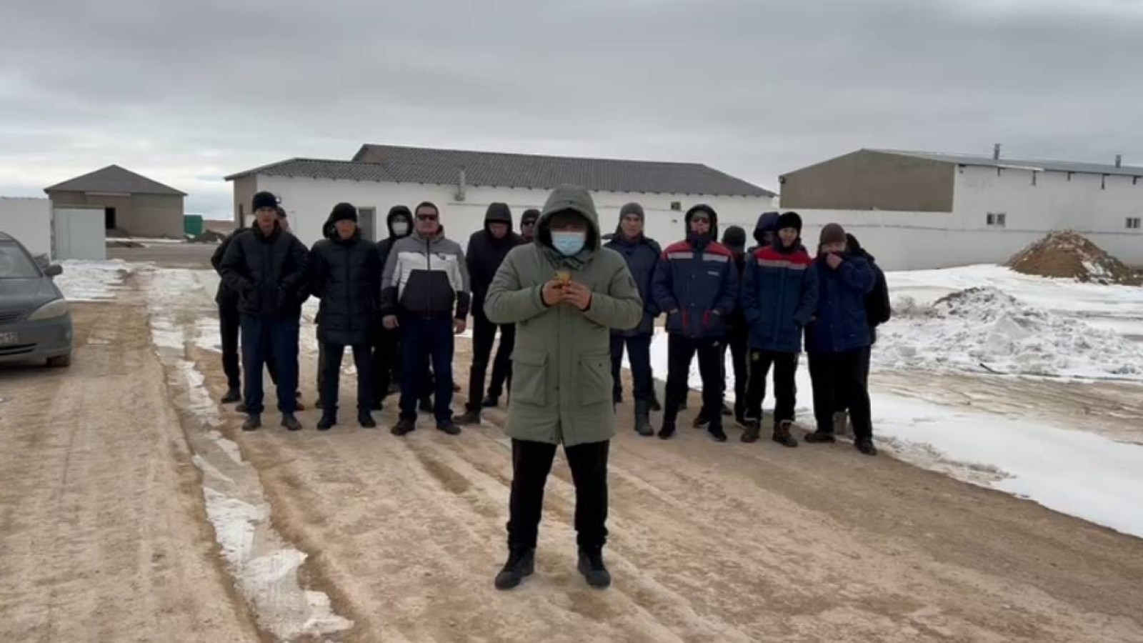 Жетібайдың жұмыссыз тұрғындары West Oil компаниясында босаған орындарға жұмысқа қабылдауды талап етуде.