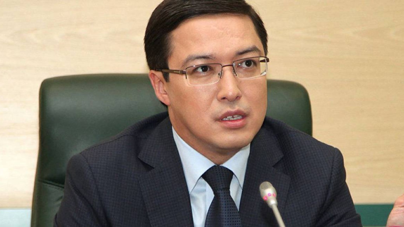 Ақышев Назарбаевтің көмекшісі болып тағайындалды.