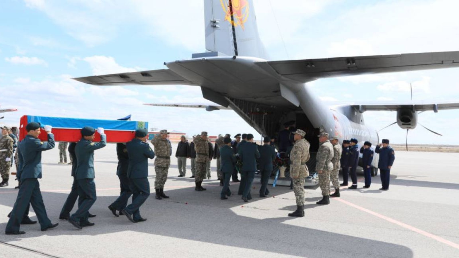 Қорғаныс министрінің орынбасары тікұшақ апатынан қаза тапқандардың отбасына қандай көмек көрсетілетінін айтты.