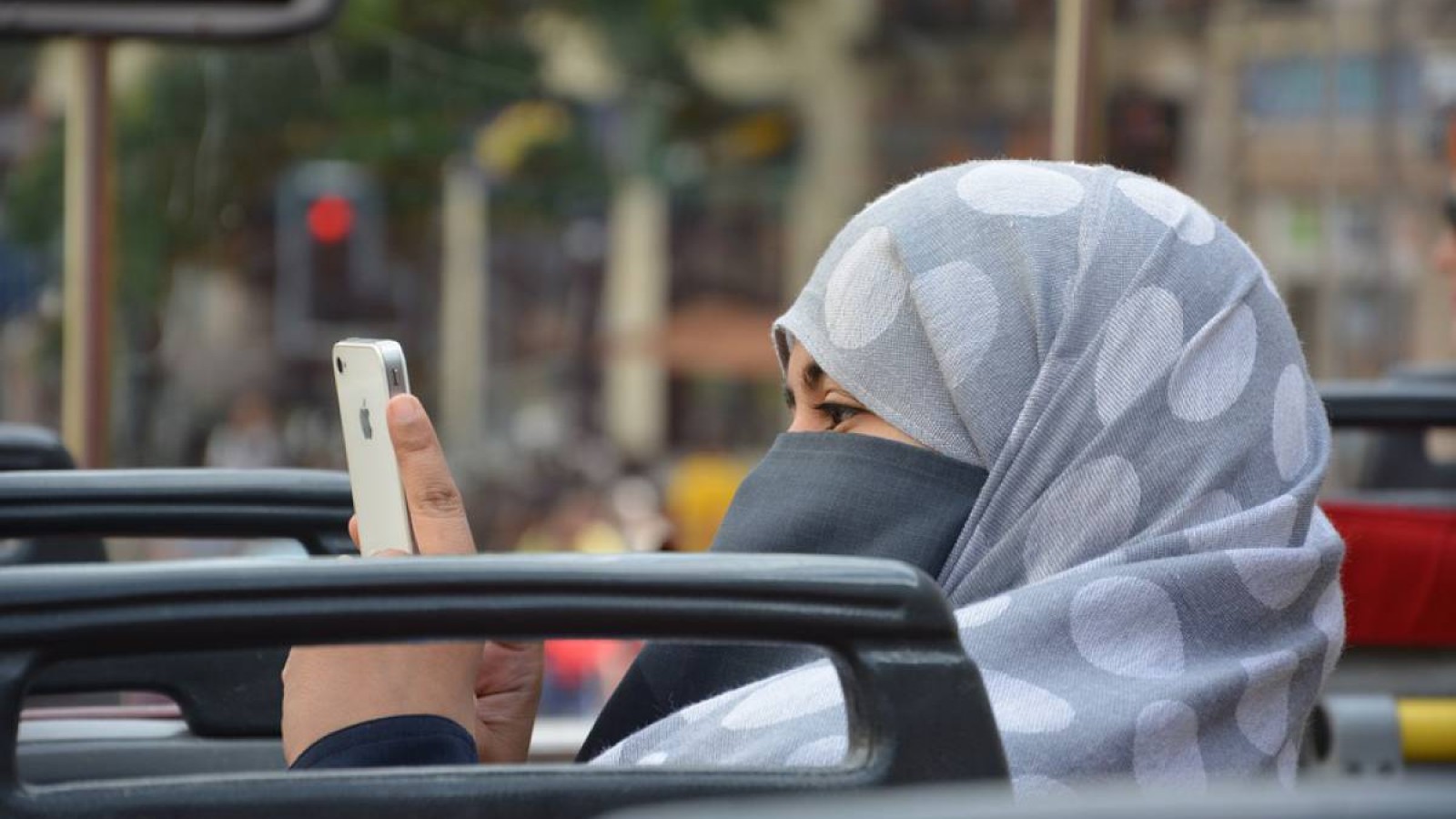 Теріс діни ағымға жастар интернет арқылы кіріп кетеді.