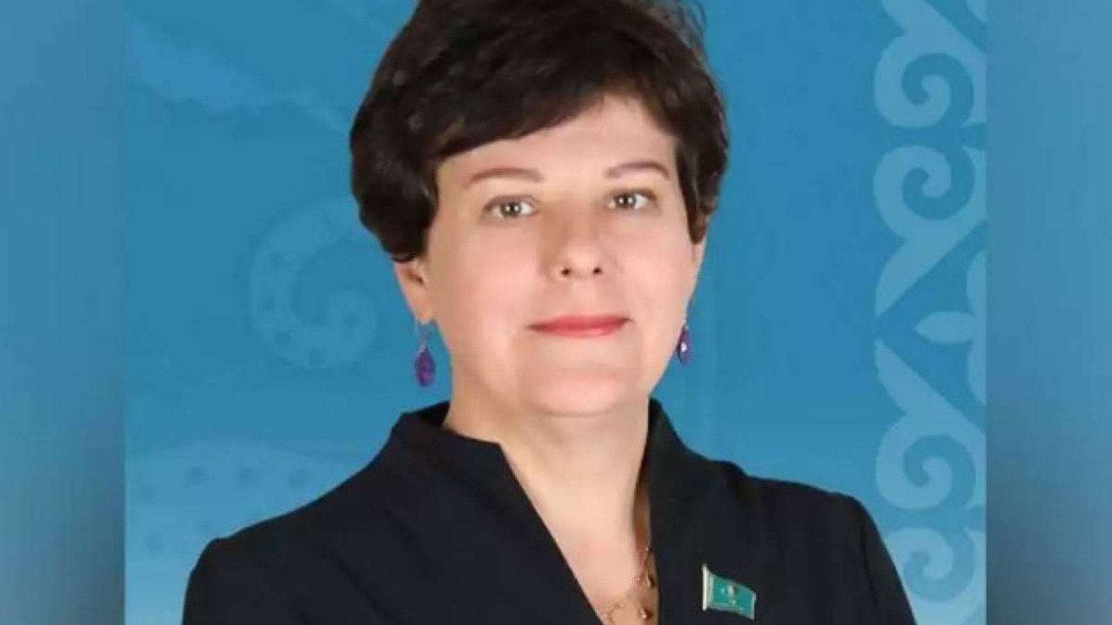 Анна Башинская депутаттық мандатынан бас тартты.