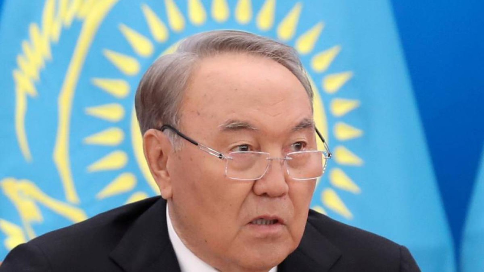 Қазақстан тұңғыш президент күні атап өтіп жатыр (видео).