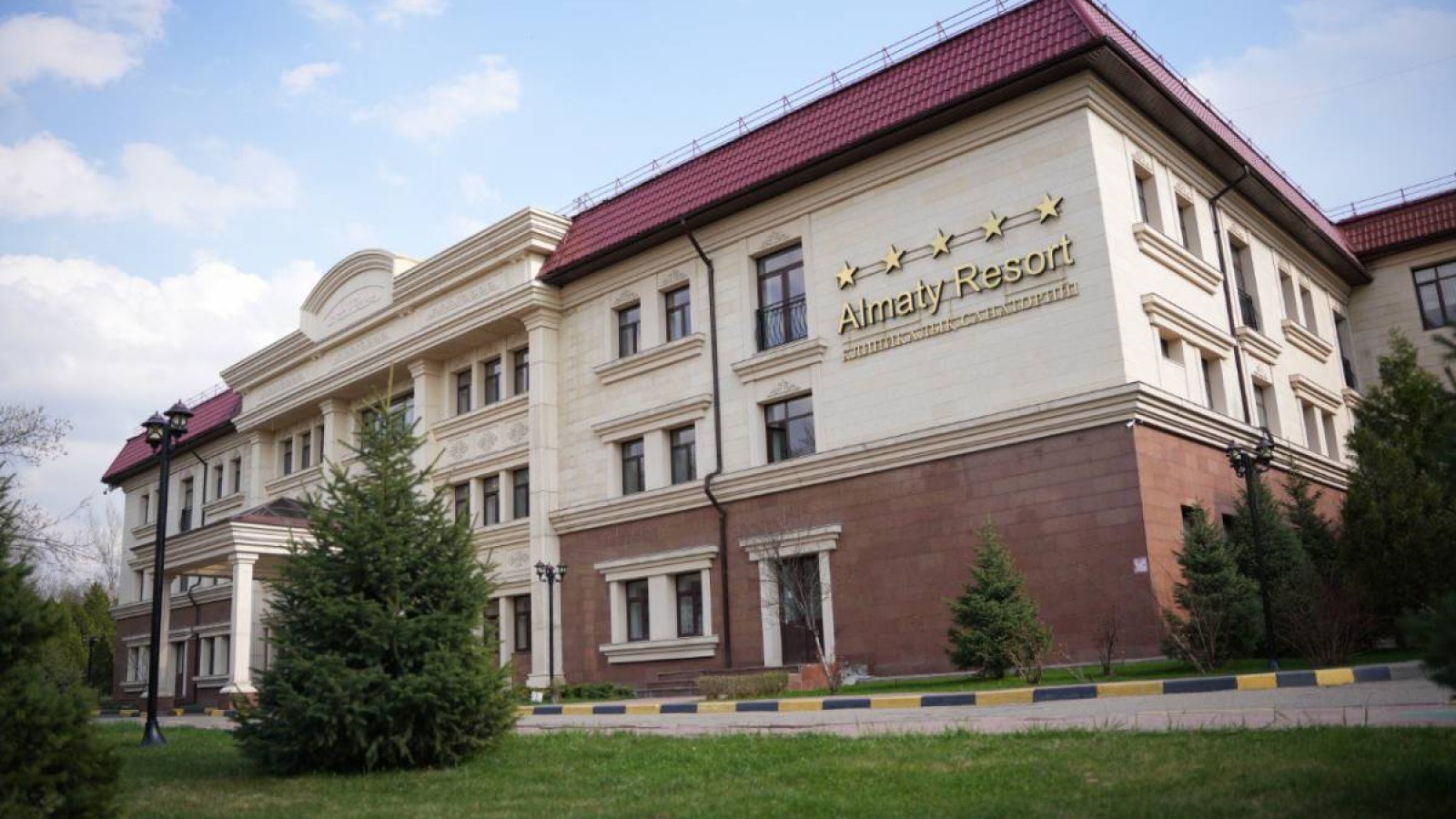 Көкесі мен көкесі барларға емес, сіз бен бізге есік ашылғалы біраз болды.