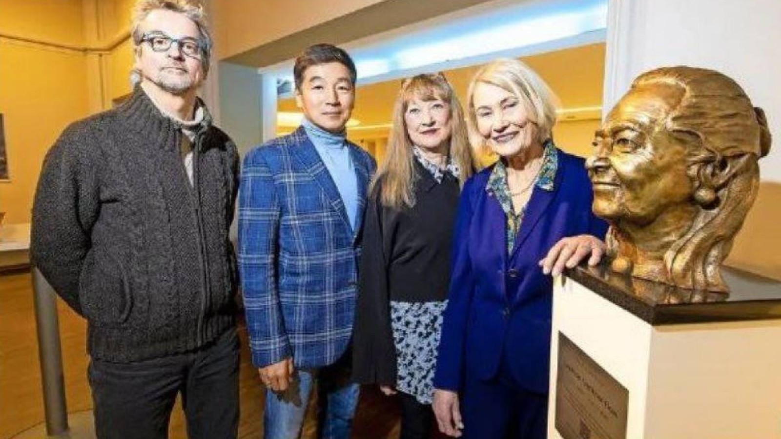 Көптен көрінбей кеткен Бауыржан Байбек «жарқ етіп» қайта шықты.