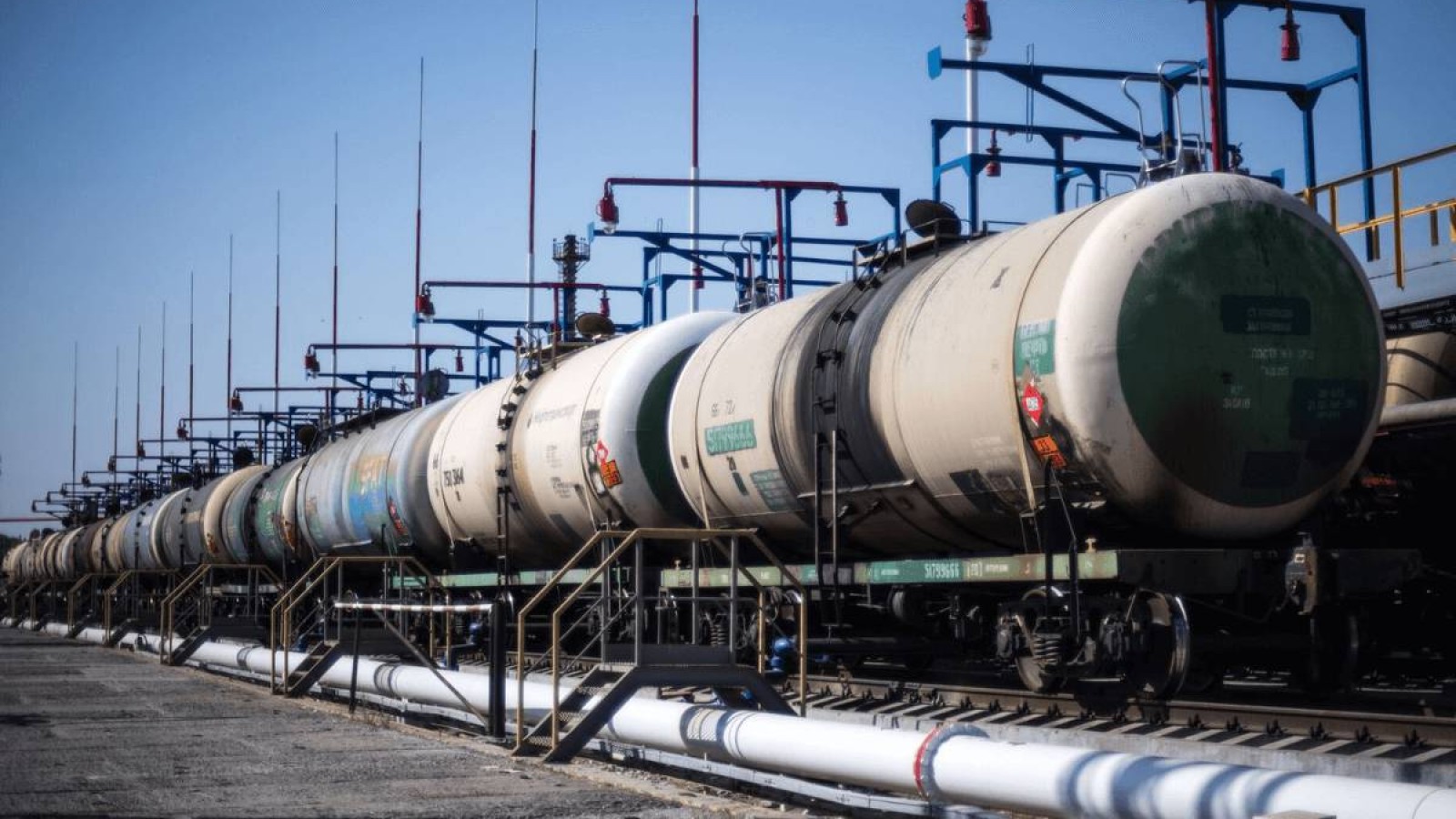 Қазақстандық жанармай контрабандашылар үшін неге тиімді болып тұр?.