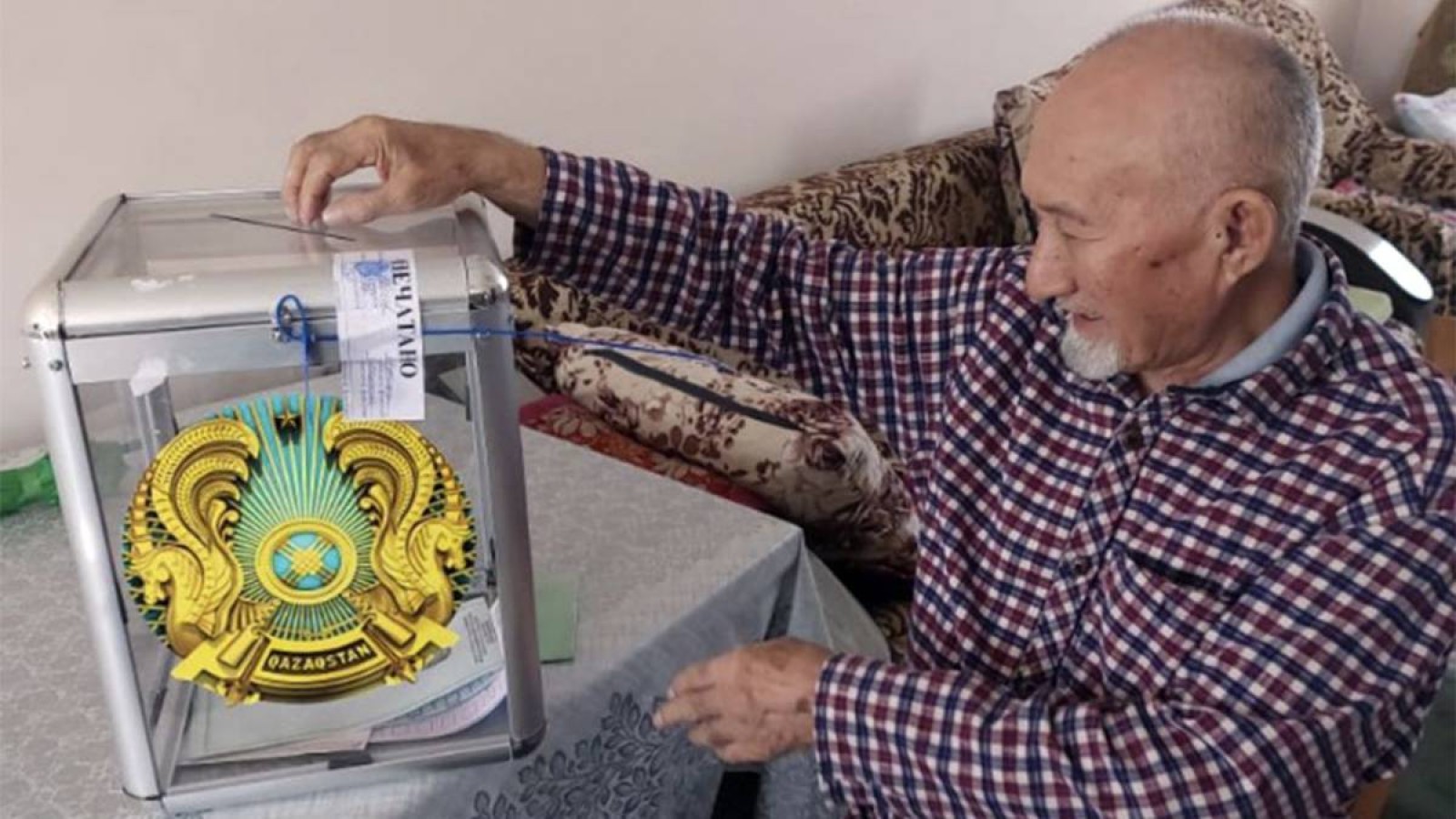 Алматыда дауыс қалай берілуде: егде жас азаматтық ұстанымға кедергі емес.