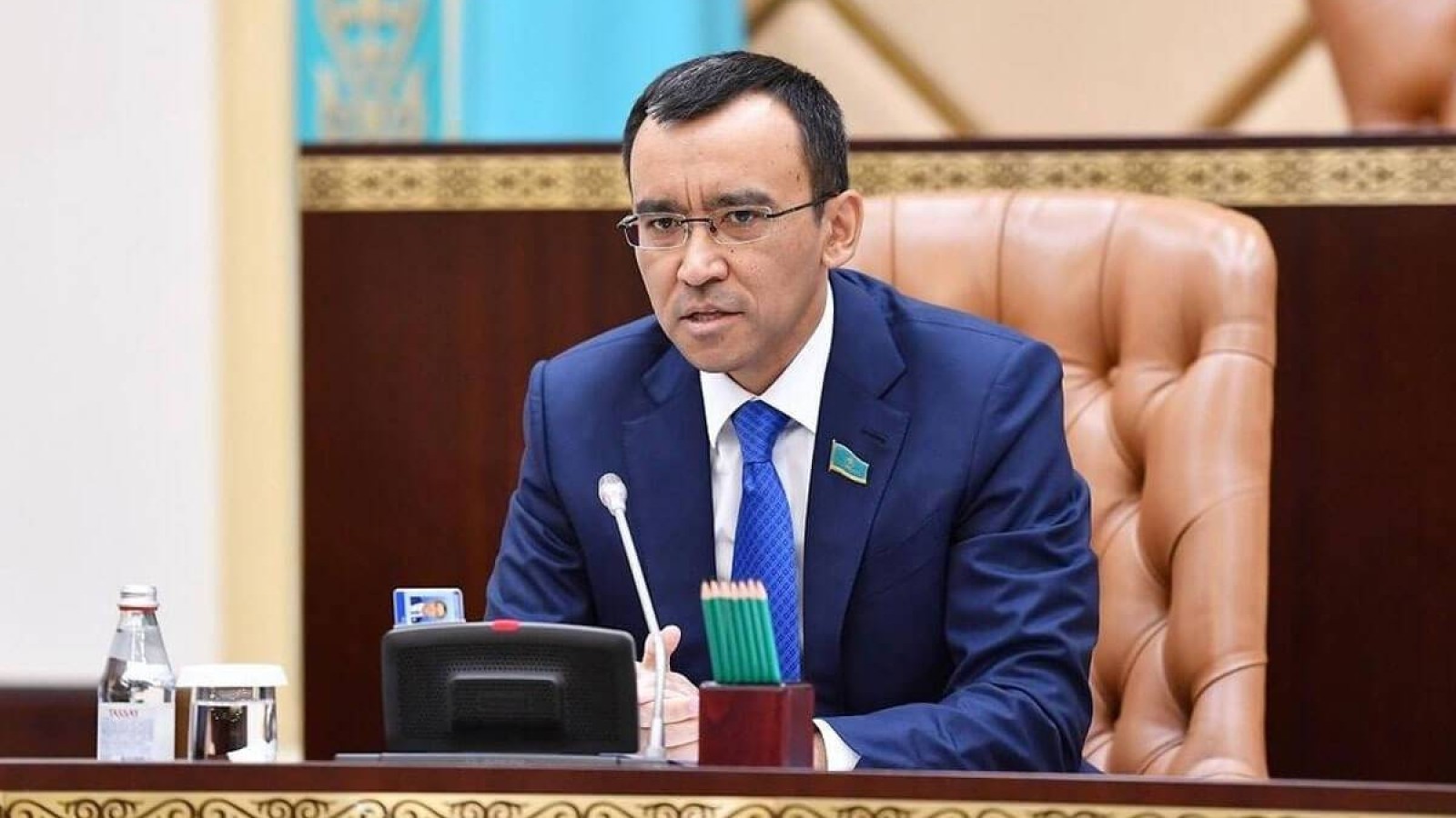 Әшімбаев бюджет шығысының кірістен екі есе көп болуын сынға алды.