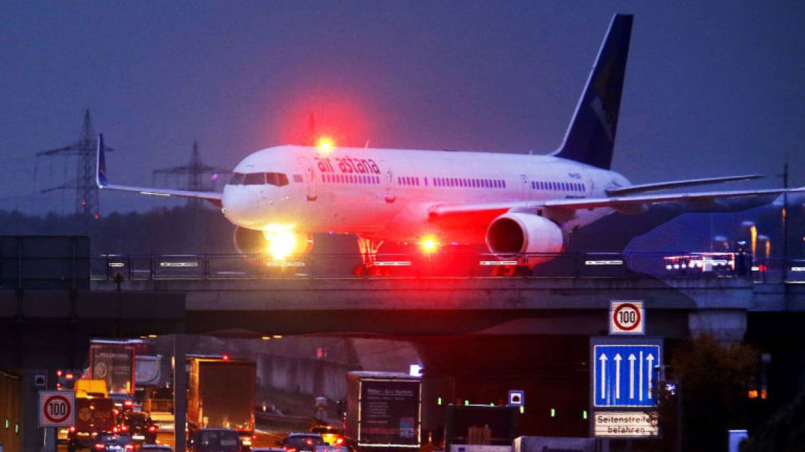 «Эйр Астана» компаниясының ұшағы Португалияда апатқа ұшырай жаздады.