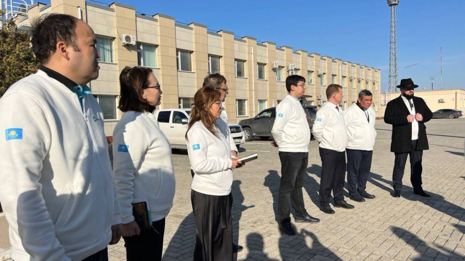 Кандидаттар «Ақтау теңіз сауда порты» ҰК» АҚ ұжымымен кездесті.