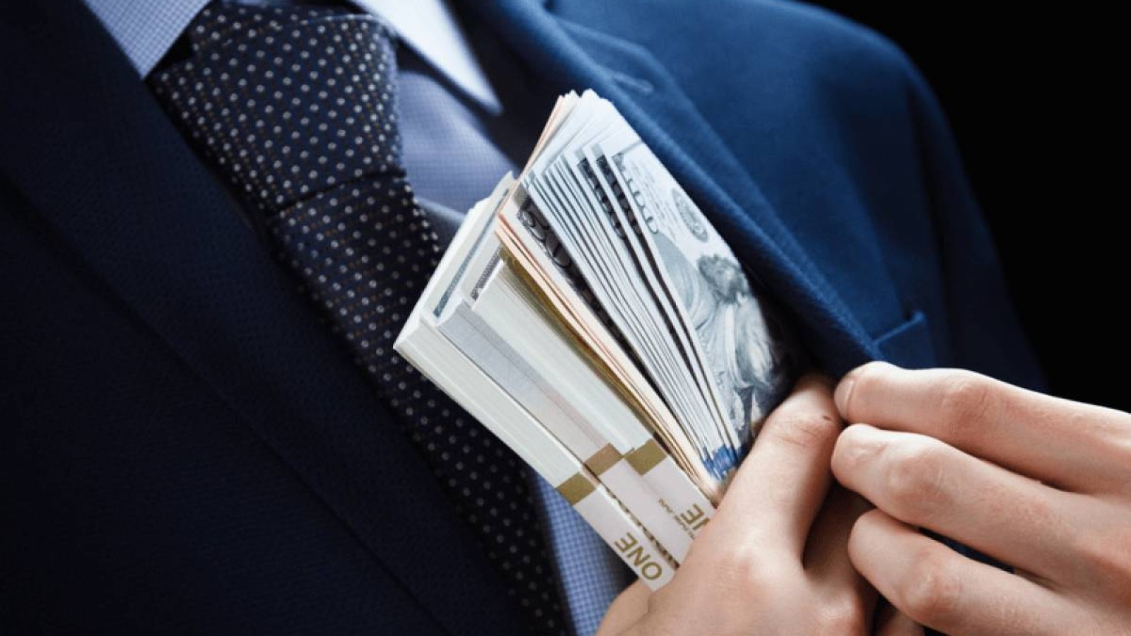 Алматы жылу желілерінің бас директоры мен басқа да басшылары жемқорлық үшін сотталды.