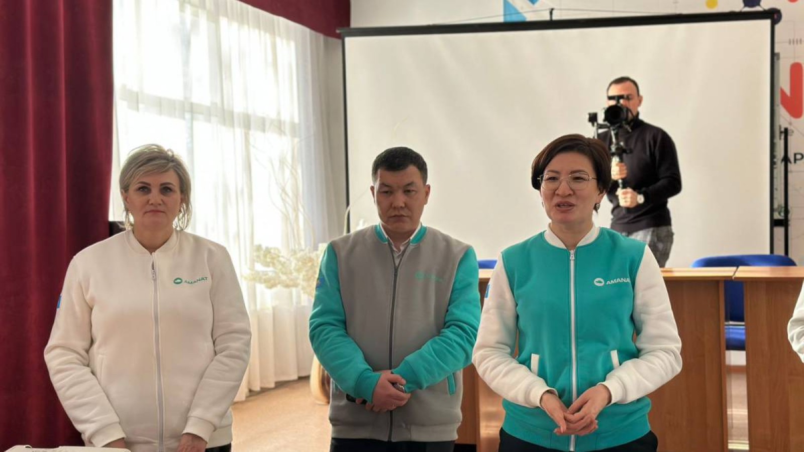 «AMANAT»-тың өкілдері ХҚКО қызметкерлеріне көші-қон мәселесін қалай шешуге ниетті екендіктері туралы баяндады.