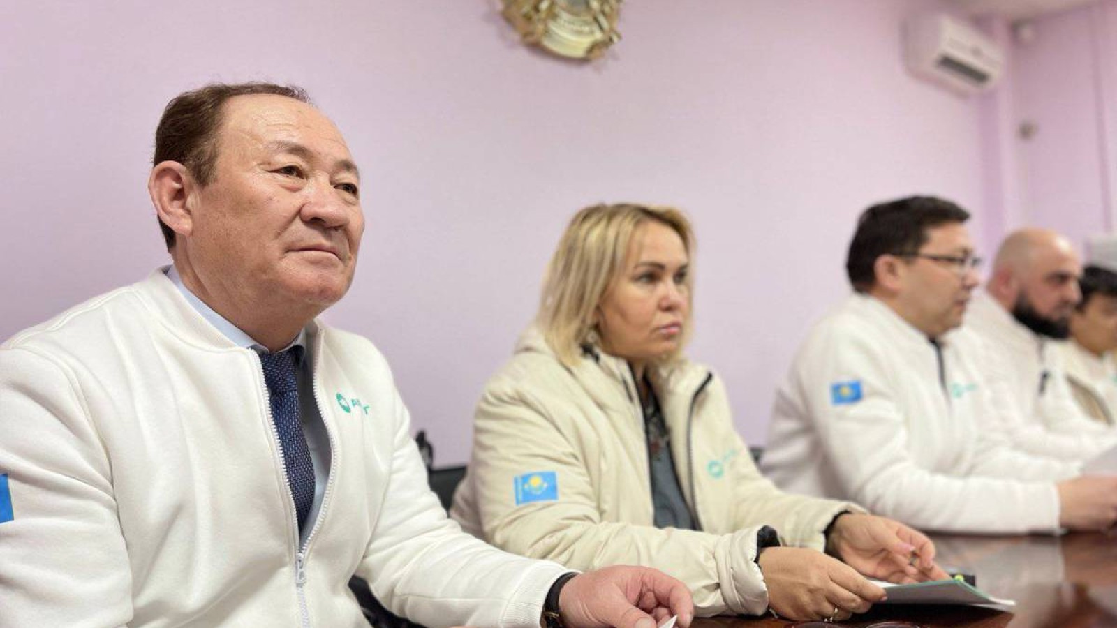 «Сынауға әрқашан мәселе табылады» — Аманаттықтар «Азаматтарға арналған үкімет» КЕАҚ қызметкерлерімен кездесті.