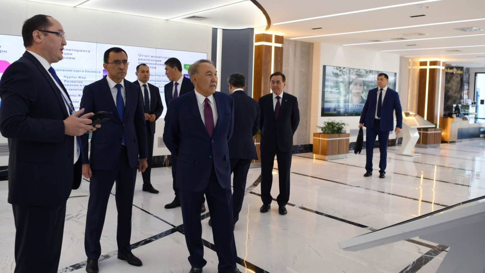 Н.Назарбаев: Партияның съезін өткізіп, ел президенттігіне кандидатура ұсынуымыз керек.