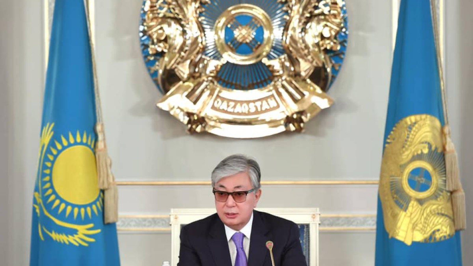 Тоқаев: Менің ұстанымым, бірінші қазақ және орыс тілі болуға тиіс.