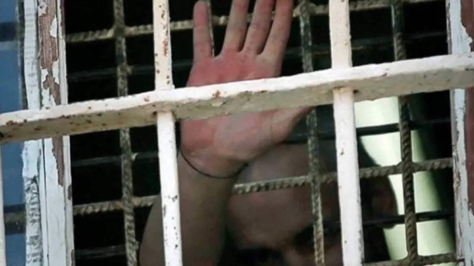 Тұтқындарды азаптаған ҰҚҚ қызметкерлері қамауға алынды.