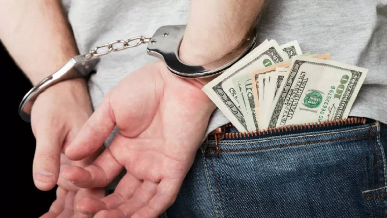 Жеке сот орындаушылары борышкерлерден өндірілген 1,1 млрд теңгені өзара бөлісіп алған.