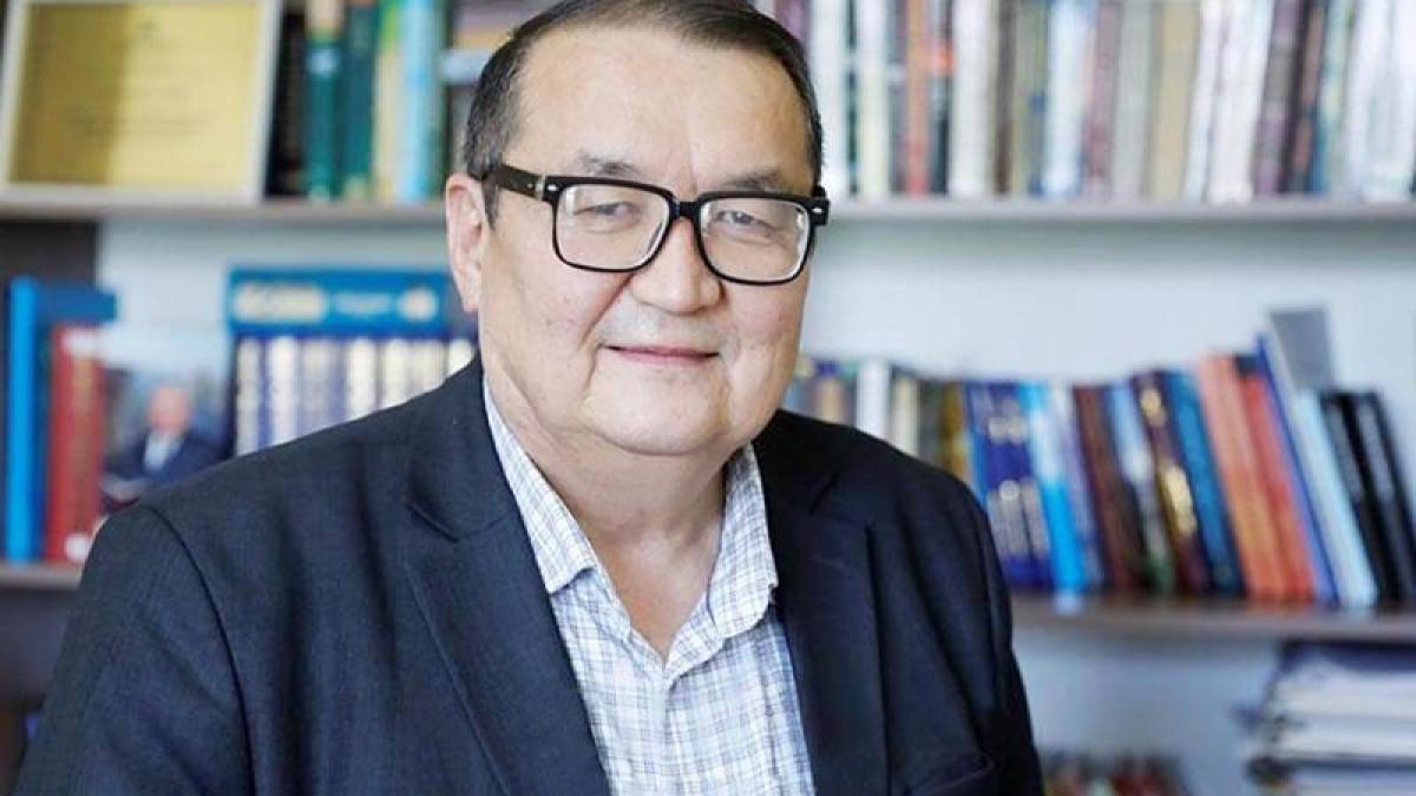 Мемлекет қол ұшын созып жатыр – профессор.