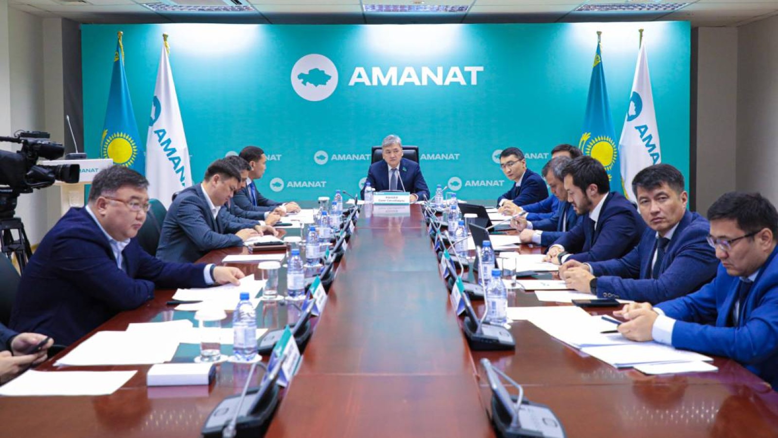 Көлік пен логистиканы дамыту мәселесі «AMANAT» партиясының басты назарында.