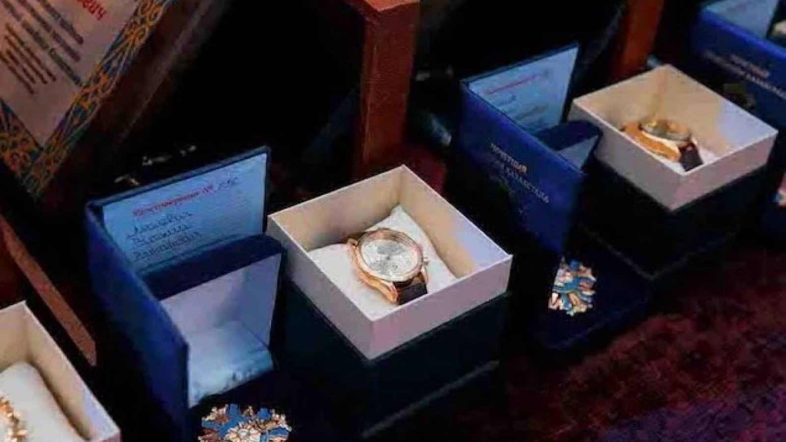 «Қазақстанның құрметті азаматы» атағы 1млн 750 мың теңге тұрады.
