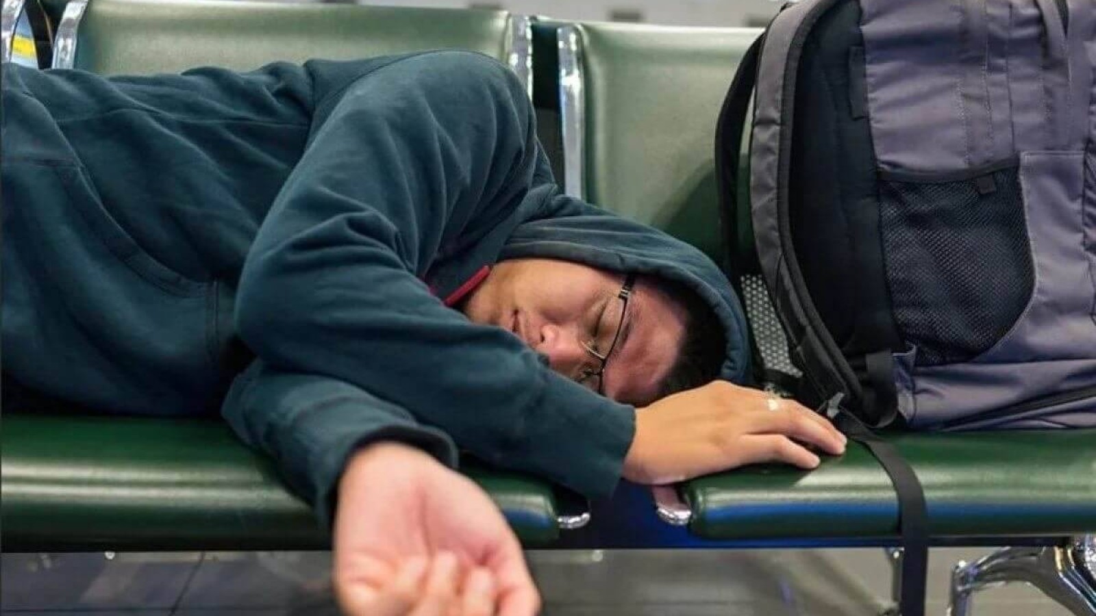 Алматыда студенттер метро мен саябақта түнеп жүр ме?.