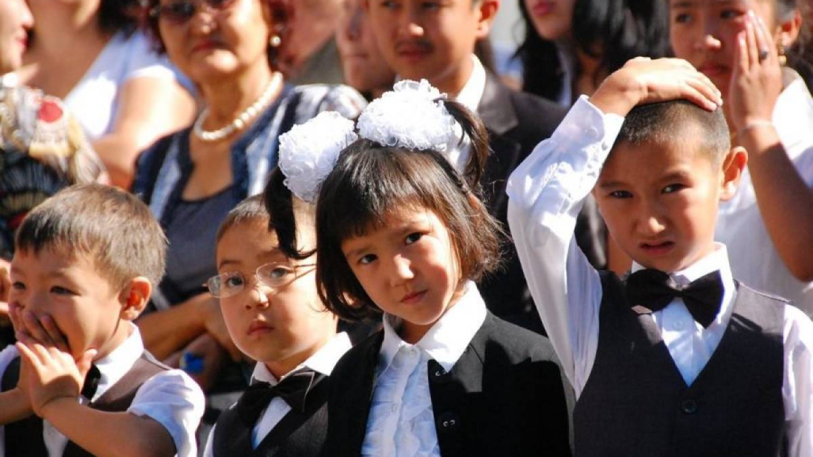 Мектеп тапшылығы: Мешіт көбейіп, мектеп азайып барады.