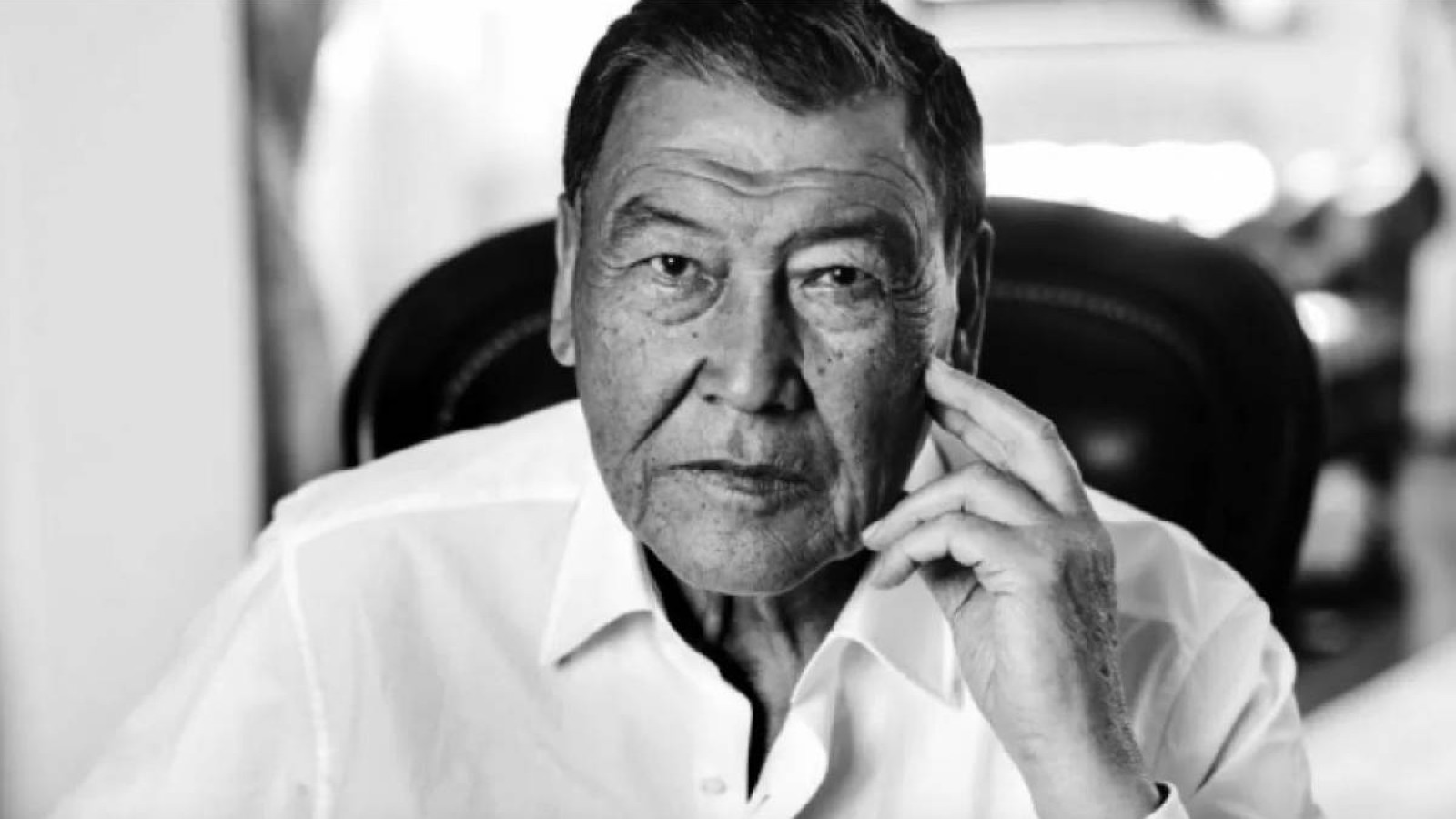 Мемлекет және қоғам қайраткері Балташ Тұрсымбаев дүниеден өтті.