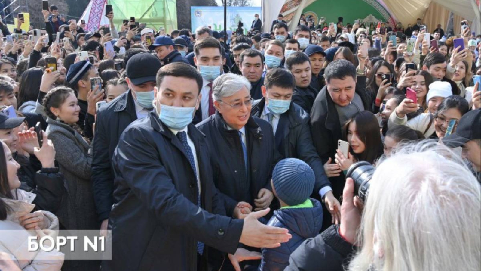 Сауалнама: халықтың 70% Тоқаевты қолдайды.