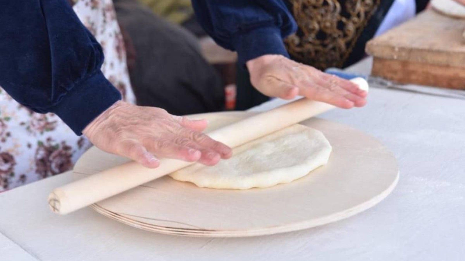 Шымкентте 1 миллион құрт пен 1 миллион бауырсақ таратылды.