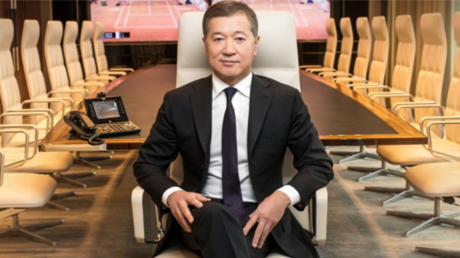 Өтемұратов «Қазақстан халқына» қорына 10 млрд теңге берді.